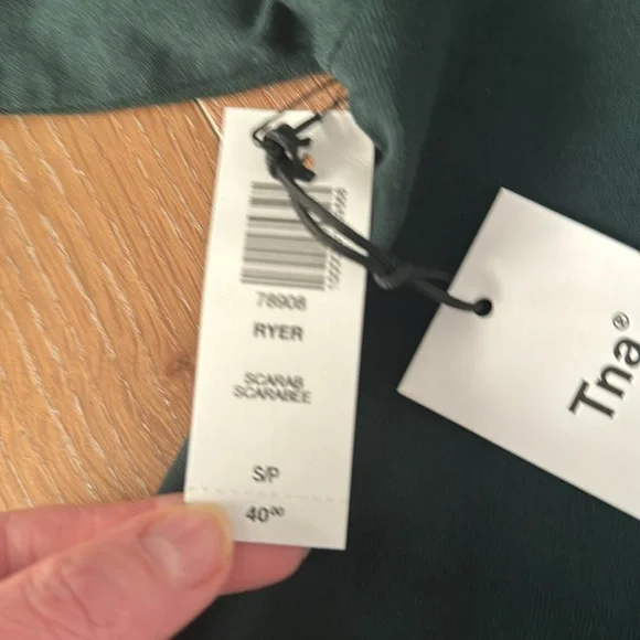 NWT Tna crop top, small in a dark green. - Picture 2 of 6
